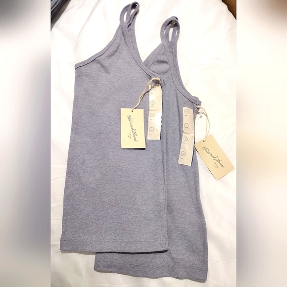 NWT🔥2 Pack Gray Cotton Stretch Tanks by Universal Threads "B1G1" Size L - Picture 3 of 8